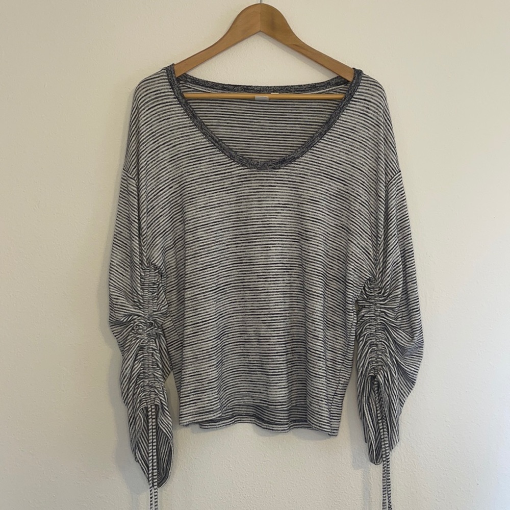 Gap striped top